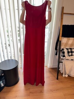 Red Sleeveless Maxi Dress
